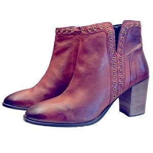 Journee Signature Jorri Bootie ankle bootie genuine leather stacked block heel